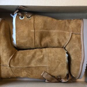NIB kookaburra by Uggs